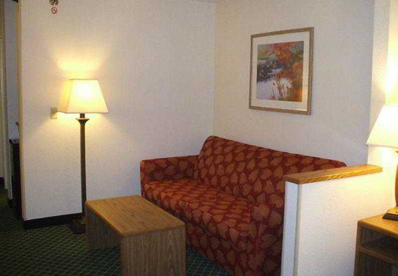 فندق Fairfield Inn & Suites By Marriott Terre Haute