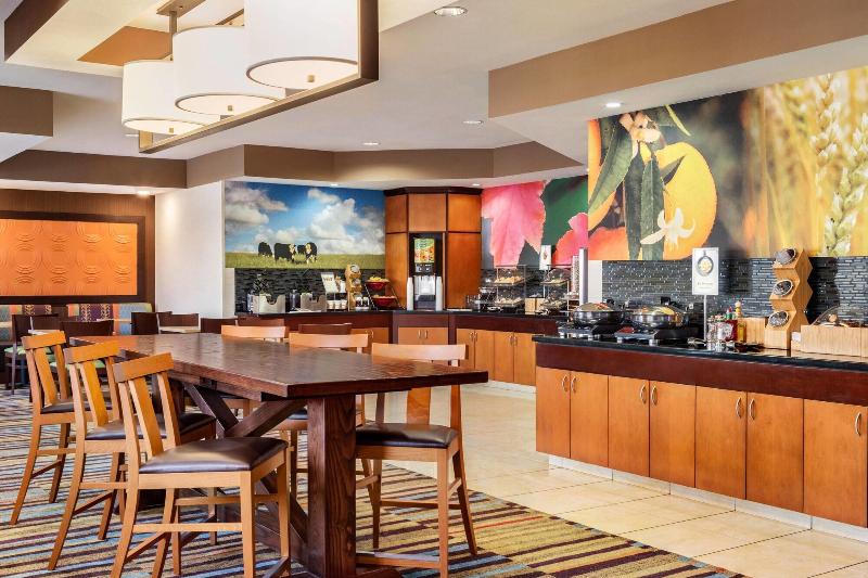 호텔 Fairfield Inn & Suites By Marriott Toledo Maumee