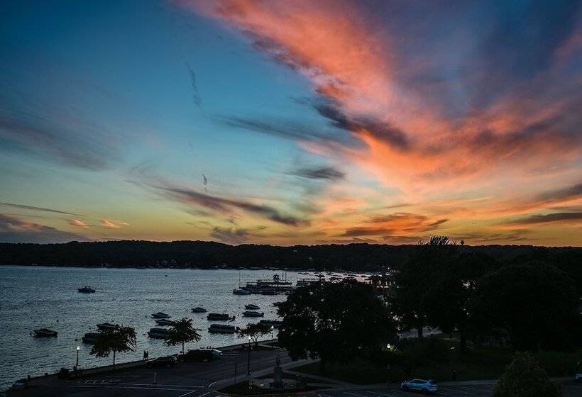 בית מלון כפרי Harbor Shores On Lake Geneva