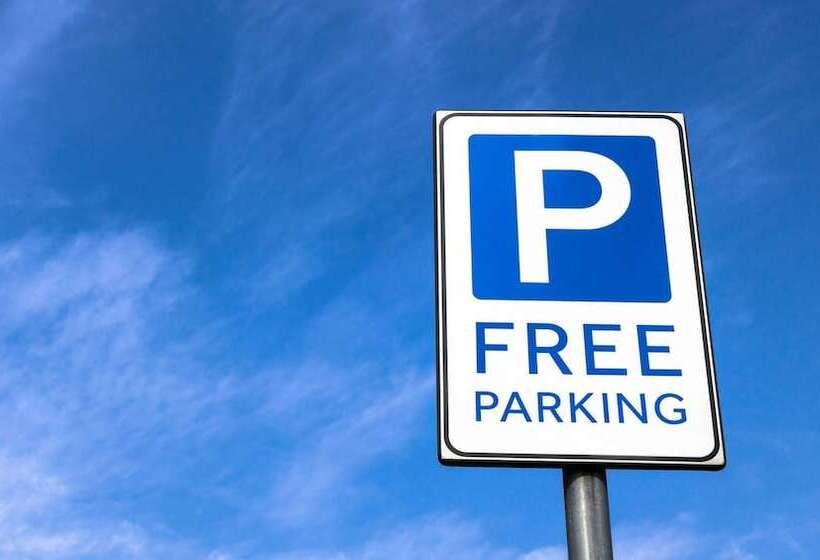 בית מלון כפרי Home 1 Suites Extended Stay