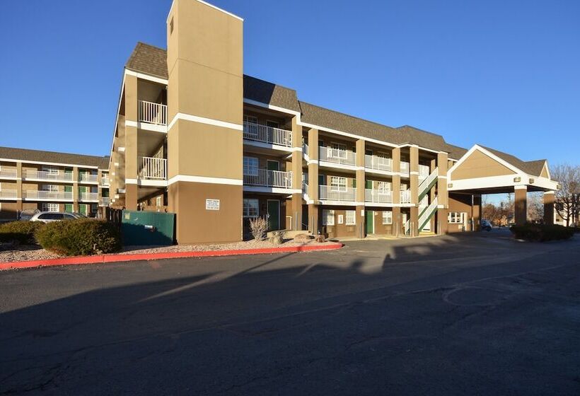 ホテル Hometowne Studios By Red Roof Denver   Lakewood West
