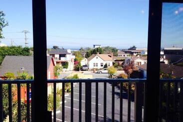 هتل Inn By The Bay Monterey