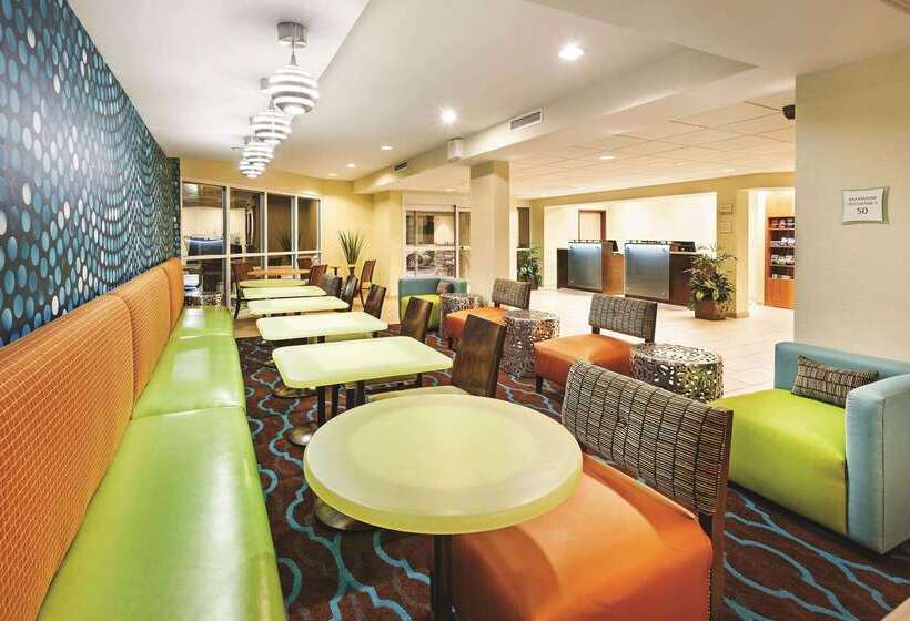 ホテル La Quinta Inn & Suites By Wyndham Knoxville Airport