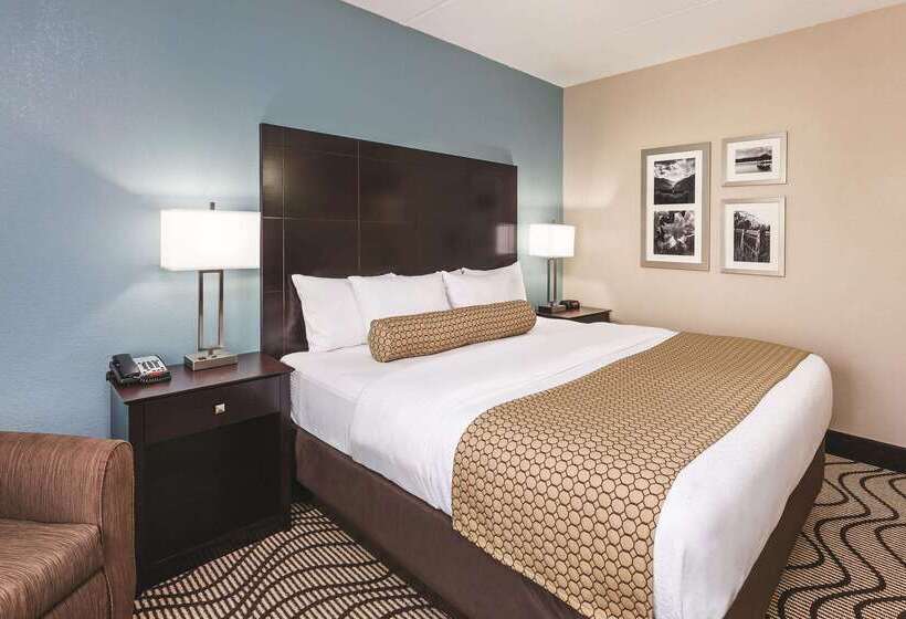 هتل La Quinta By Wyndham Knoxville Airport