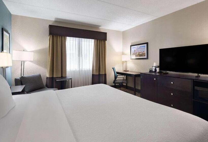 هتل La Quinta By Wyndham Knoxville Airport