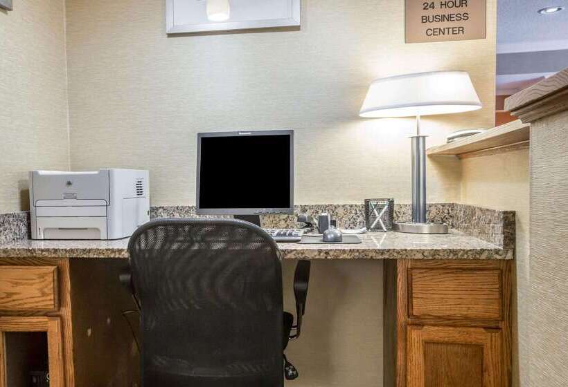 هتل Quality Inn Colchester  Burlington
