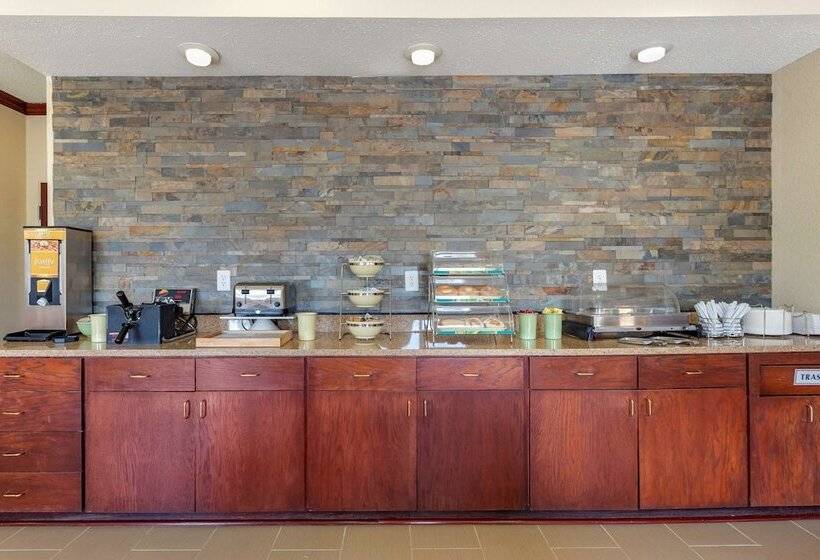 בית מלון כפרי Quality Inn & Suites