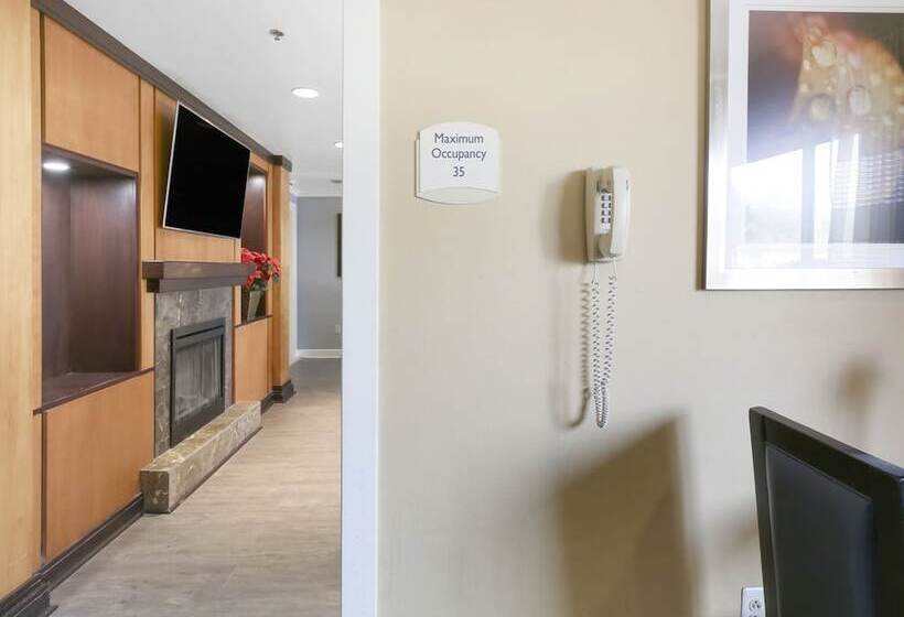 בית מלון כפרי Quality Inn & Suites