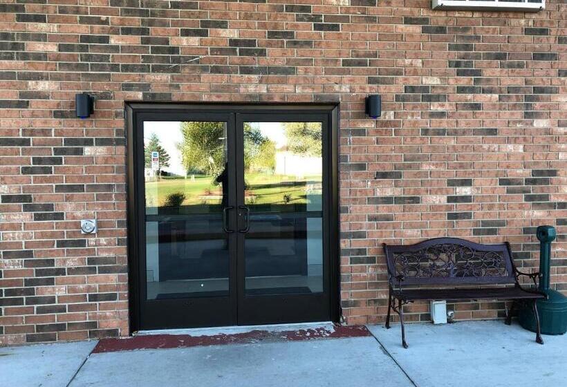 هتل Super 8 By Wyndham Plover Stevens Point Area