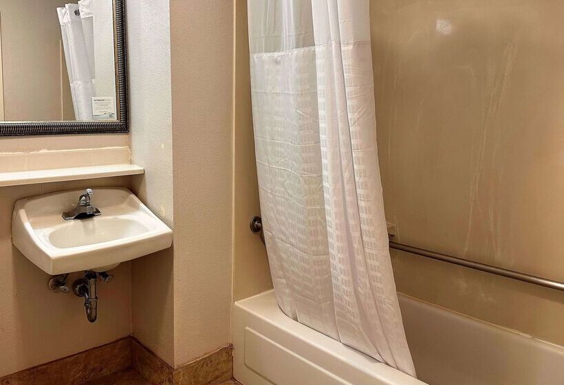 בית מלון כפרי Travelodge By Wyndham Fort Wayne North