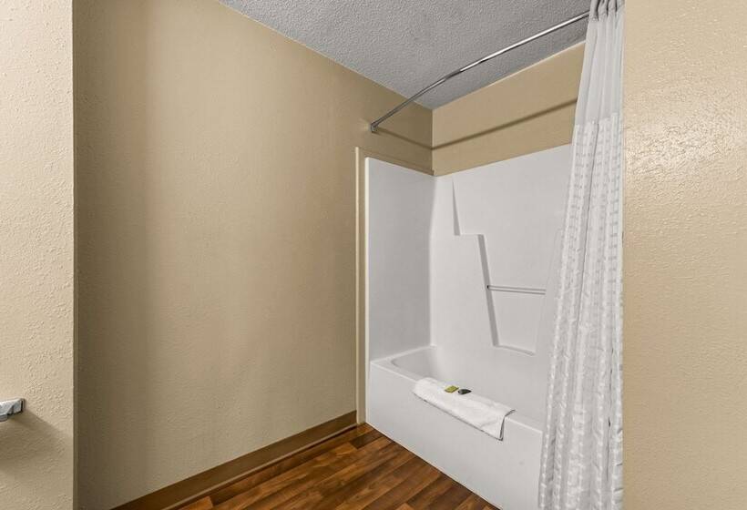 فندق Suburban Studios Winston Salem Near Hanes Mall