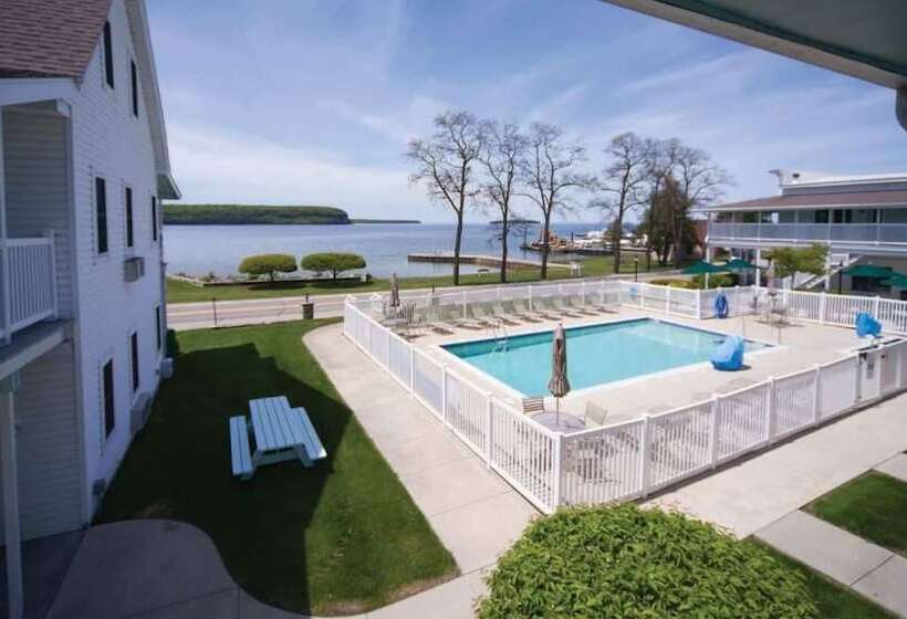 مُتل Edgewater Resort