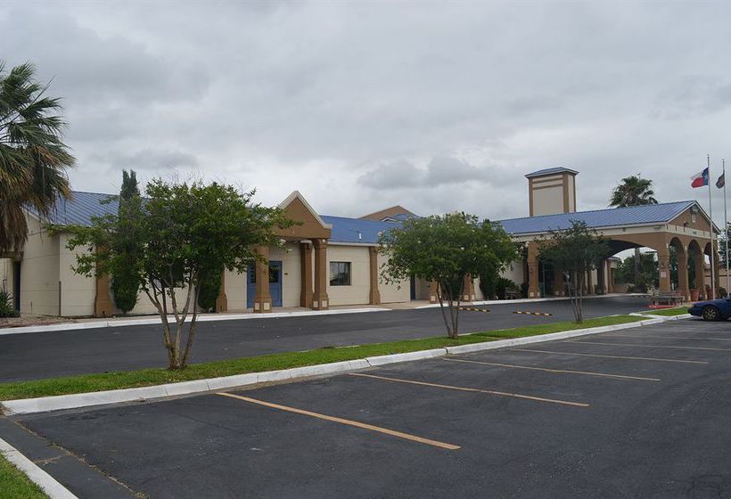 Summit Inn Hotel & Suites