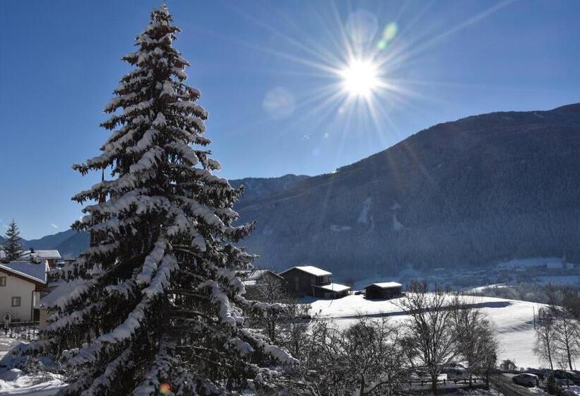 Отель Chalet & Appartement Zingerlehof Trens