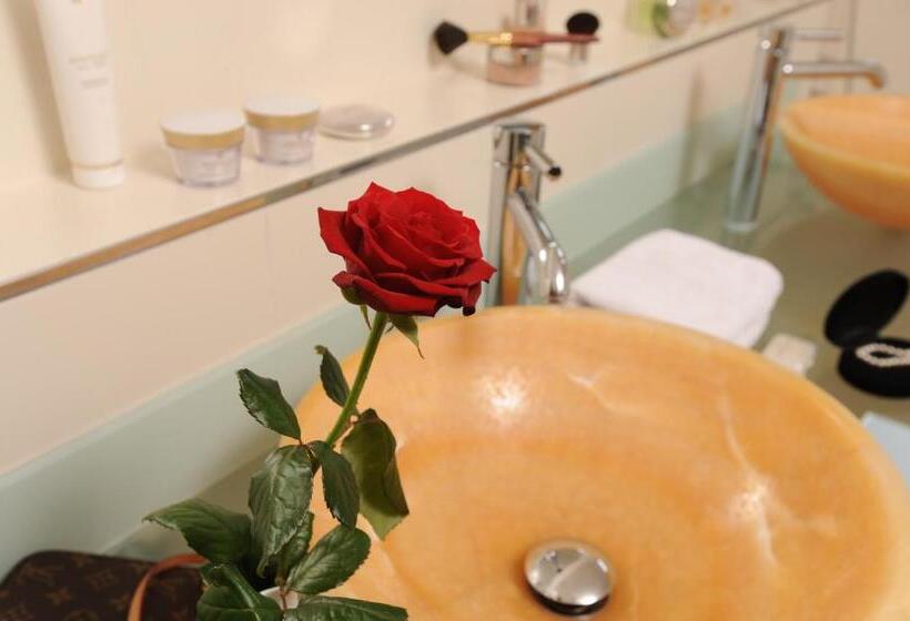 هتل Herrschaftstaverne