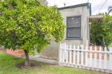 هتل Orange Tree Cottages Downtown