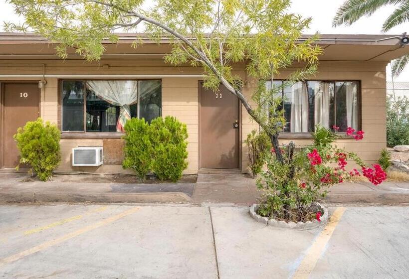 مُتل Las Vegas Oasis
