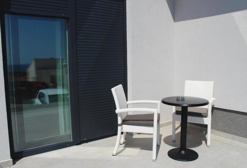 تختخواب و صبحانه Pansion Leggero