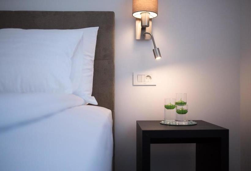 تختخواب و صبحانه Pansion Leggero