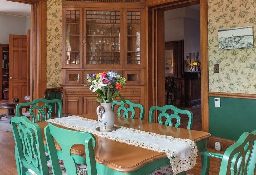 مبيت وإفطار William Henry Miller Inn