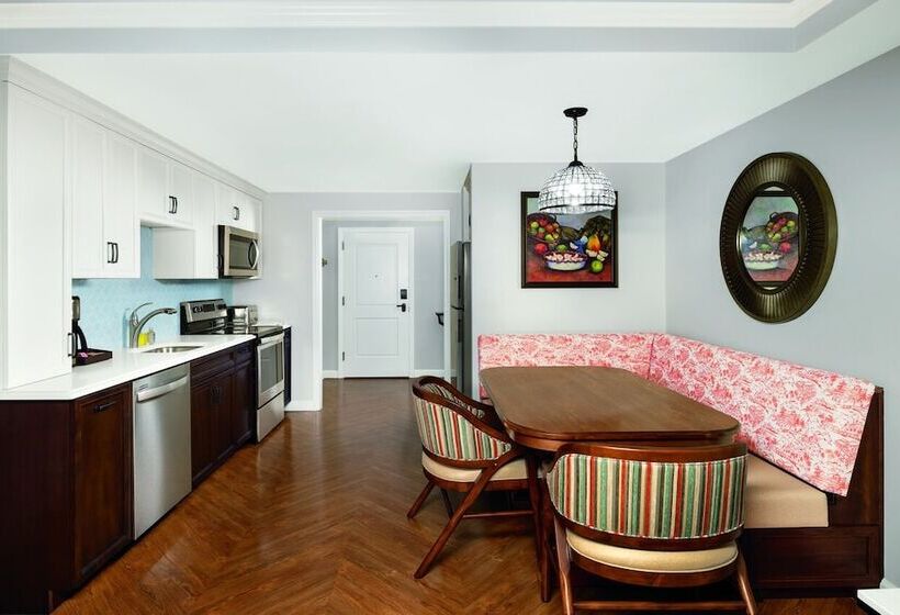 هتل Disney's Riviera Resort