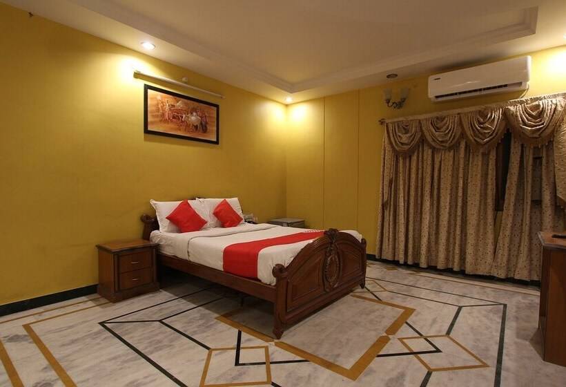 酒店 Kubera Palace By Oyo Rooms
