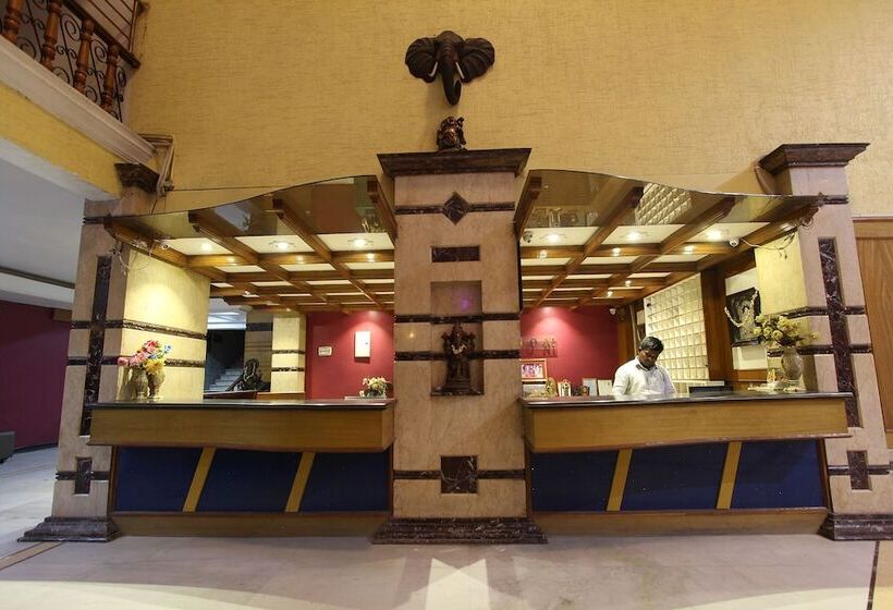 酒店 Kubera Palace By Oyo Rooms