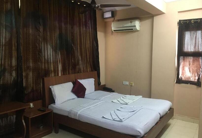 هتل Nash Inn