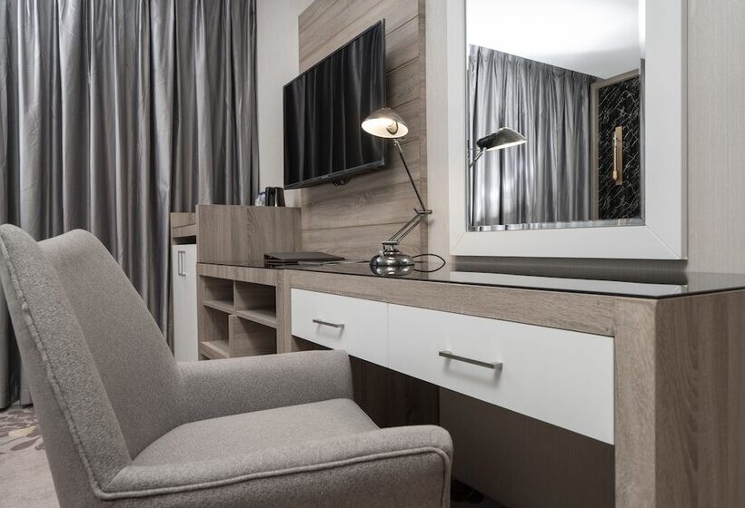 هتل Swiss In Park Tabuk