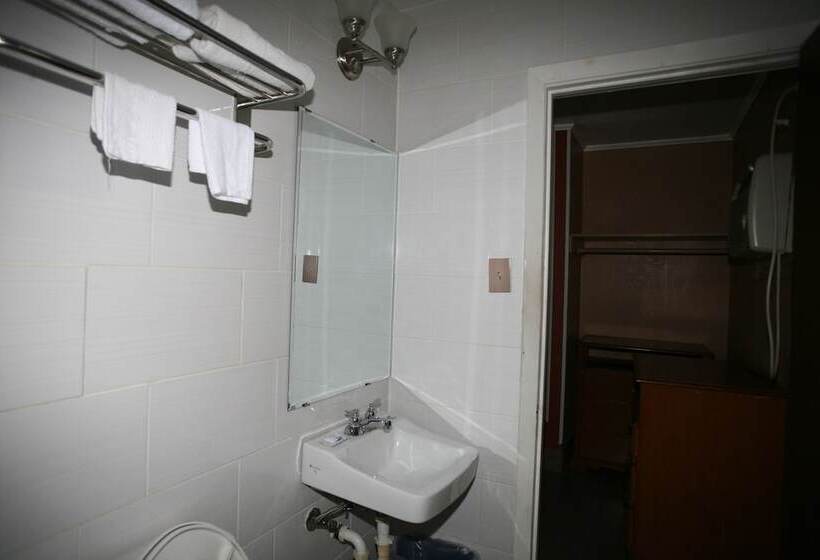 مُتل Royal Inn