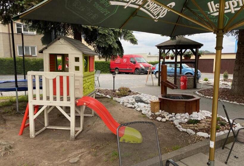 بنسيون Restaurace A Penzion Klatovský Dvůr