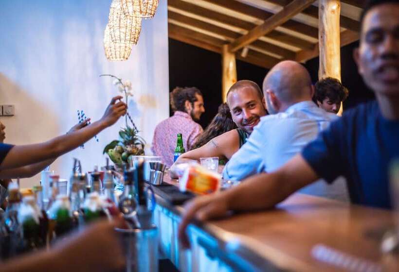 Seaesta Komodo Hostel &