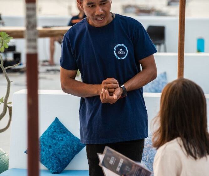 Seaesta Komodo Hostel &