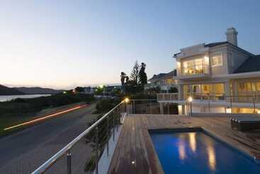 تختخواب و صبحانه Bollard Bay House