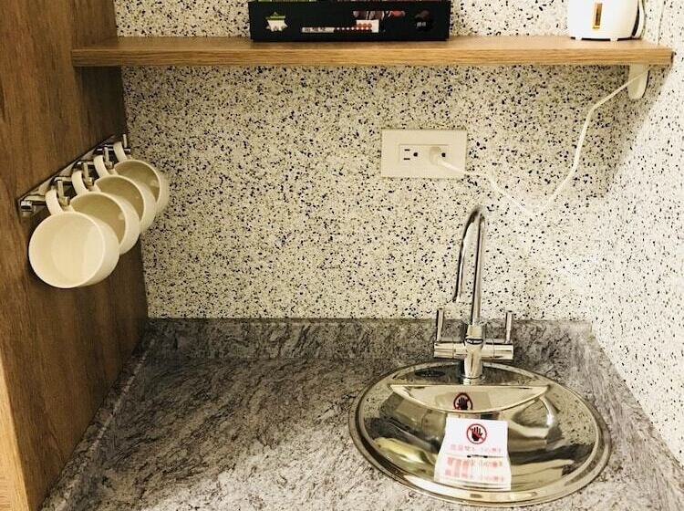 تختخواب و صبحانه Xitou Bi Xue Shan Lin Homestay