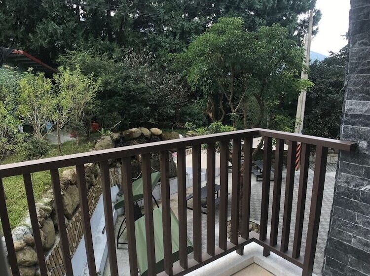 تختخواب و صبحانه Xitou Bi Xue Shan Lin Homestay
