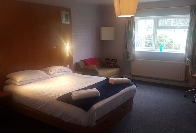 Хостел Old Red House