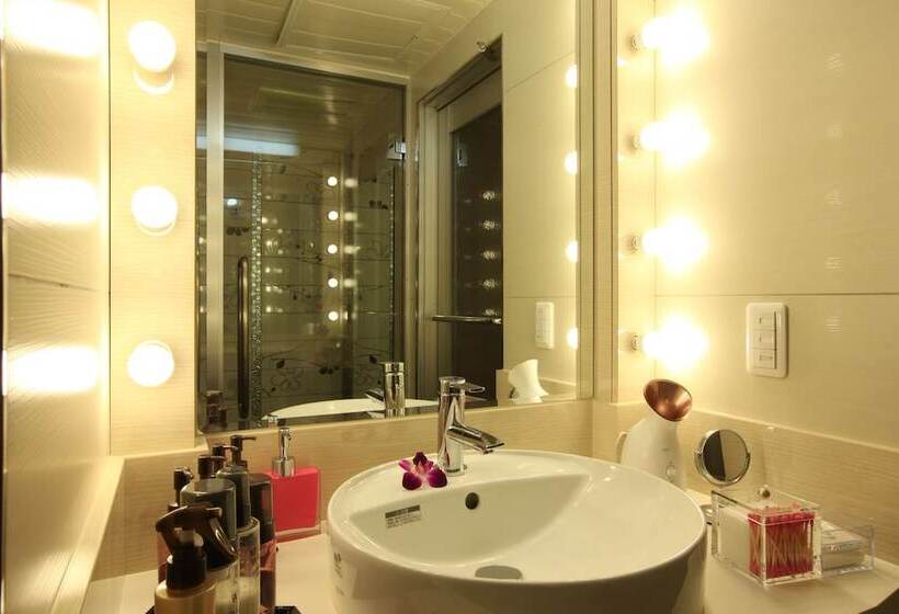 בית מלון כפרי Lusso Croce Urban Resort Adult Only