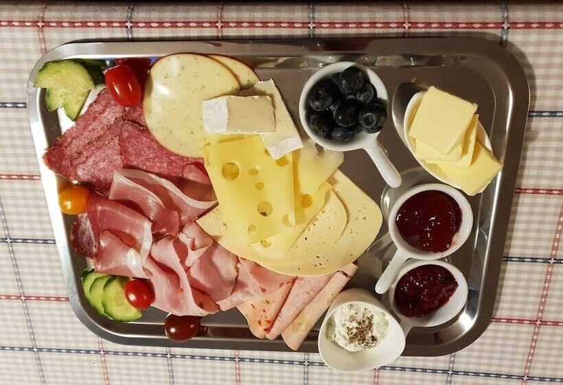 Martina S Place Bed & Breakfast