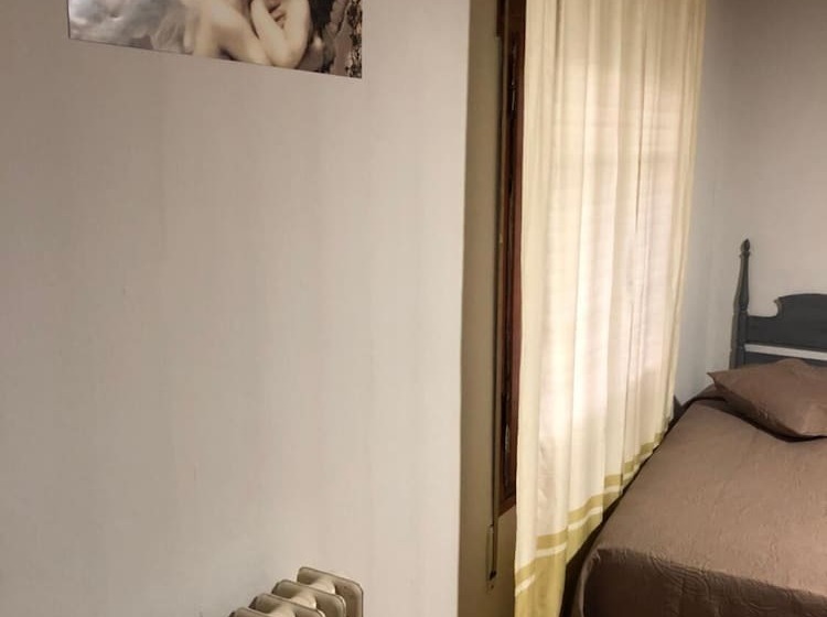 פנסיון Hostal Di Verena