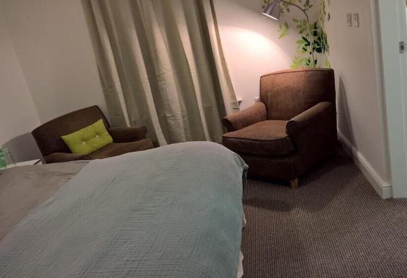 پانسیون Regent Serviced Suites