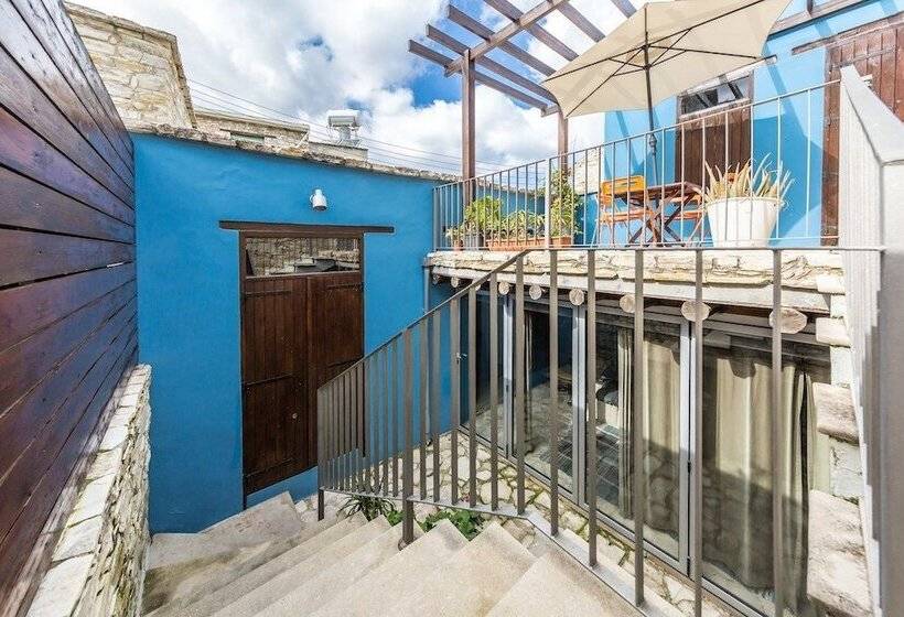Redbluedoor