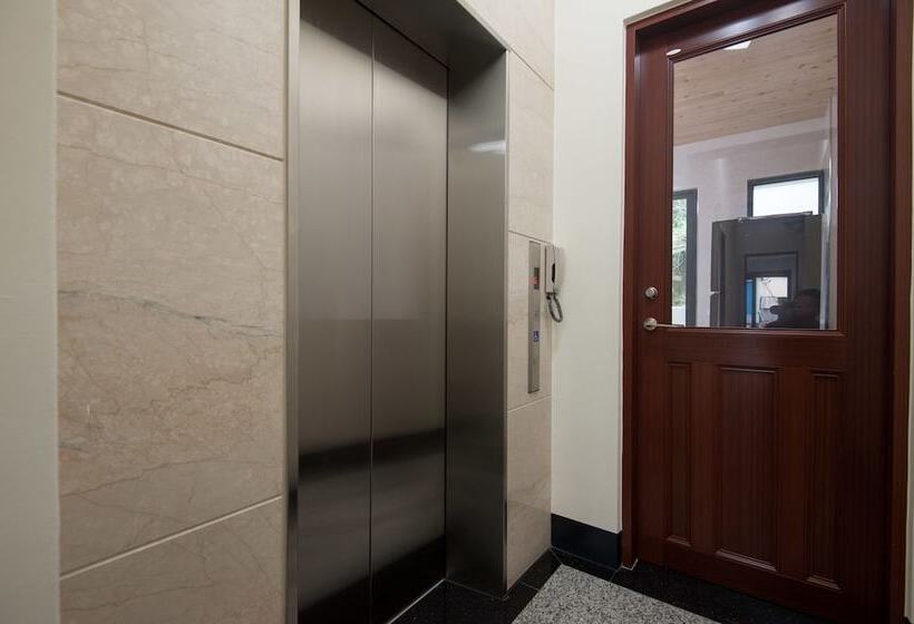 تختخواب و صبحانه Placeofheart