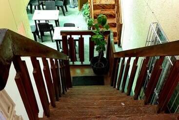 پانسیون Reddoorz At Bunakidz Lodge El Nido Palawan