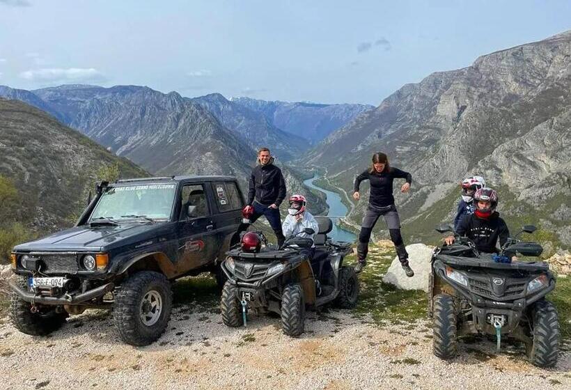 پانسیون Holiday Resort Zlatni Dol Mostar
