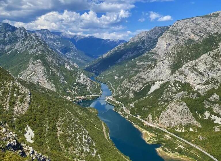پانسیون Holiday Resort Zlatni Dol Mostar