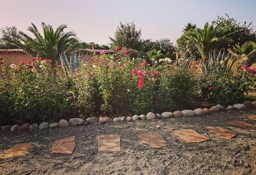 پانسیون Les Jardins De Taja