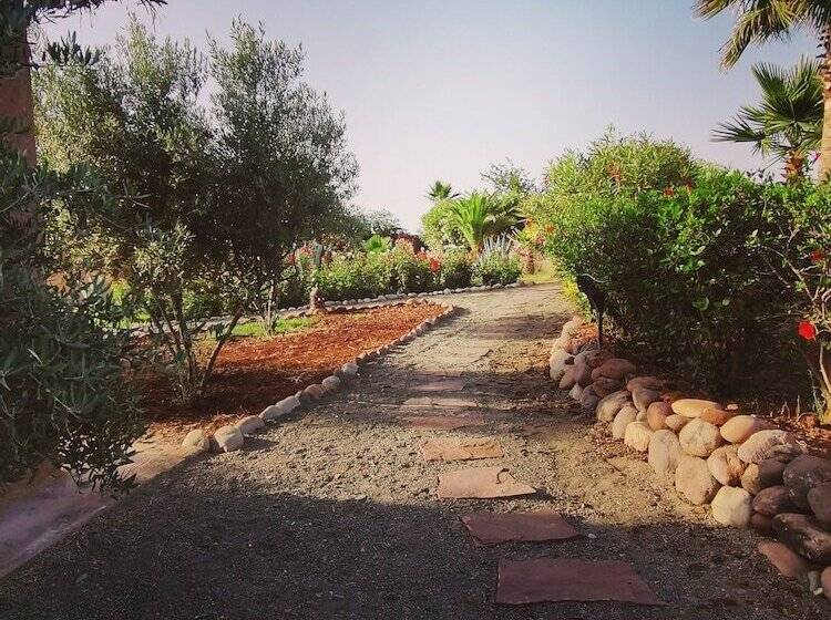 پانسیون Les Jardins De Taja
