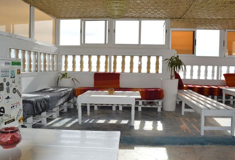 پانسیون Mouja Surf Camp