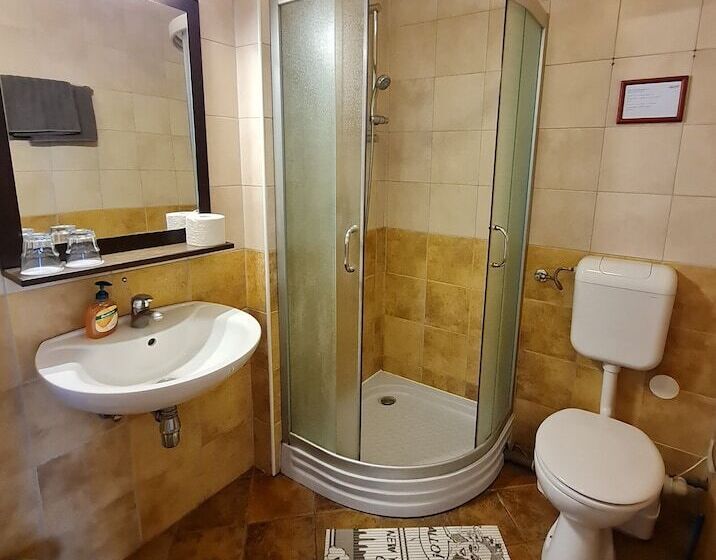 فندق فئة نجمة واحدة Rooms Lara